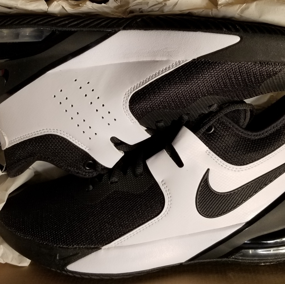 [SOLD]Nike Air Max Impact black/white 9.5 NWB